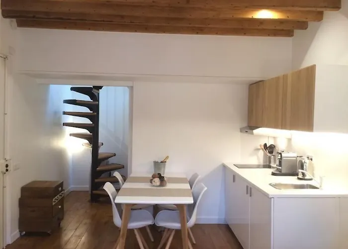 Cosy And Chic Flat In Saint Germain פריז